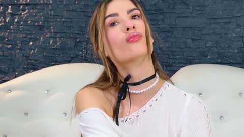 Lauryn online show from January 2025 06:48:02 AM