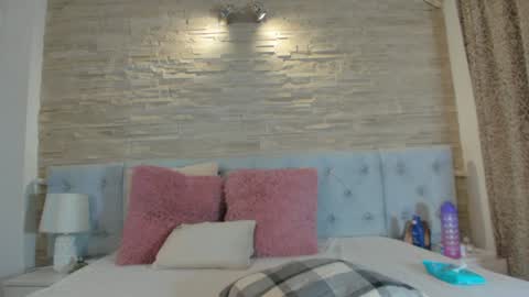 Lauryn online show from February 2025 09:57:02 AM