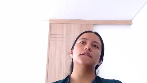 Snapshot of lauu_jones chatting on November 2025 05:19:01 PM Laura online show from November 2025 05:19:01 PM