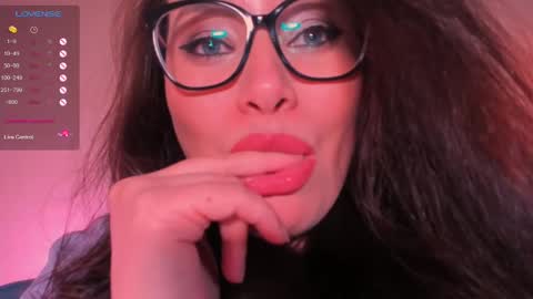 Laverna online show from March 2025 06:04:02 AM