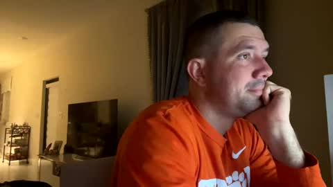 Snapshot of law_cambio chatting on January 2025 10:31:01 AM law_cambio online show from January 2025 10:31:01 AM