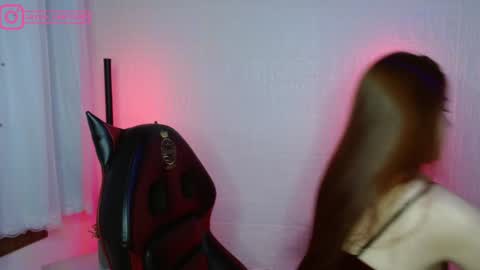 Layla online show from December 2024 05:25:01 PM
