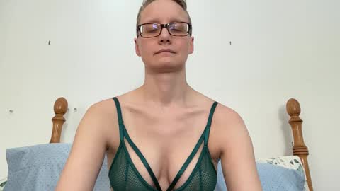 Snapshot of leahwilde chatting on February 2025 03:08:02 PM Lee online show from February 2025 03:08:02 PM