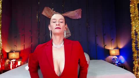 Leana online show from December 2024 12:00:02 PM