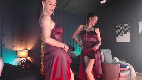 Leana online show from December 2024 11:42:02 AM