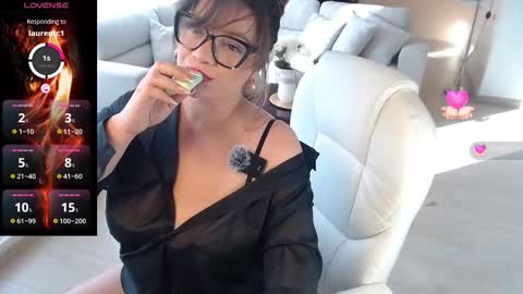 Leila online show from September 2025 09:27:02 PM