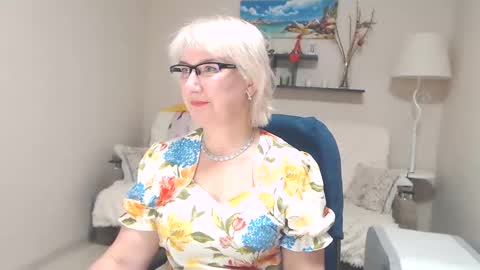 Snapshot of leilamays chatting on December 2024 07:21:01 AM Leila Kinky online show from December 2024 07:21:01 AM