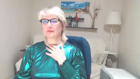 Snapshot of leilamays chatting on March 2025 02:29:02 PM Leila Kinky online show from March 2025 02:29:02 PM
