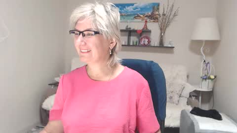 Snapshot of leilamays chatting on September 2025 02:26:02 AM Leila Kinky online show from September 2025 02:26:02 AM