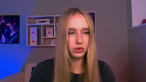 Leina online show from December 2025 08:49:02 PM