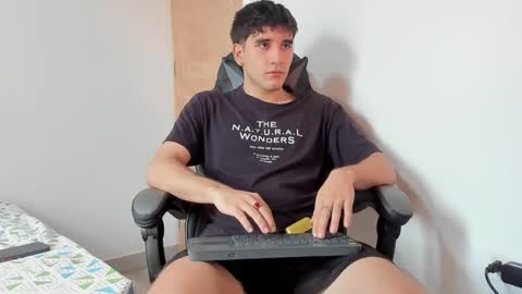 Snapshot of leo_jones389 chatting on January 2025 06:34:02 PM Leo Jones online show from January 2025 06:34:02 PM