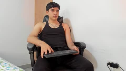 Snapshot of leo_jones389 chatting on February 2025 06:26:01 PM Leo Jones online show from February 2025 06:26:01 PM