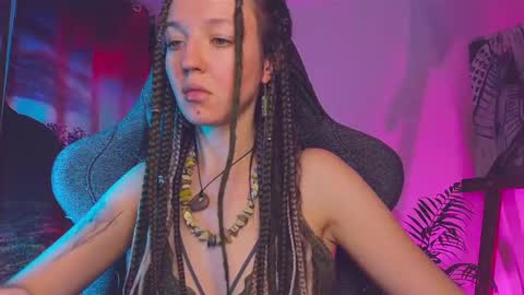 Snapshot of leona_nick chatting on January 2025 05:59:02 PM leona online show from January 2025 05:59:02 PM