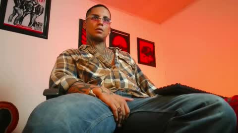 Snapshot of leonnardojaramillo chatting on November 2025 04:27:01 AM Lenardo jaramillo online show from November 2025 04:27:01 AM