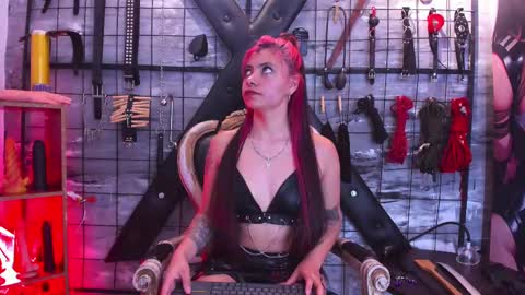 alexia and luu online show from September 2025 12:06:01 PM
