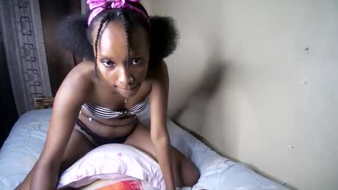 Snapshot of lexy_sky1 chatting on November 2025 03:57:01 PM Lexy online show from November 2025 03:57:01 PM