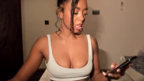 Snapshot of lexy_squirt_queen chatting on December 2025 12:18:01 AM LEXY - Independent account online show from December 2025 12:18:01 AM