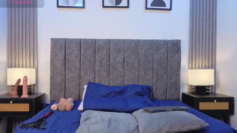 Liam forest  online show from November 2025 04:59:02 AM