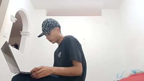 liam_smith00 online show from December 2024 01:31:02 AM