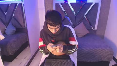 lian online show from September 2025 05:17:02 AM