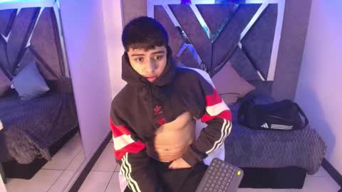 lian online show from September 2025 03:52:01 AM