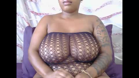 Snapshot of lickabletash98 chatting on January 2025 06:27:02 AM lickabletash98 online show from January 2025 06:27:02 AM