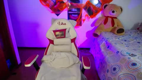 Snapshot of lika_little3 chatting on November 2025 02:46:02 AM Liika online show from November 2025 02:46:02 AM