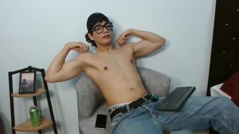 lil_azmodeuss online show from September 2025 02:45:01 AM