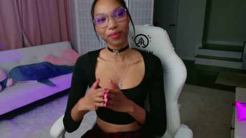 evie online show from January 2025 02:48:01 AM