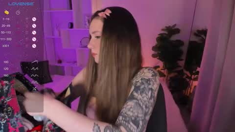 Snapshot of liliamagdalena chatting on November 2025 01:59:01 AM Lily online show from November 2025 01:59:01 AM