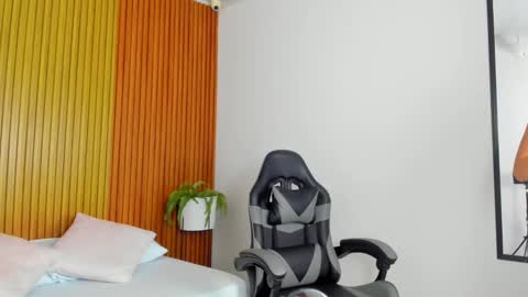 Snapshot of liliand_ chatting on December 2025 02:17:02 AM L I L I online show from December 2025 02:17:02 AM