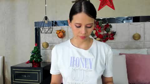 LilyJensen online show from December 2025 09:11:01 PM