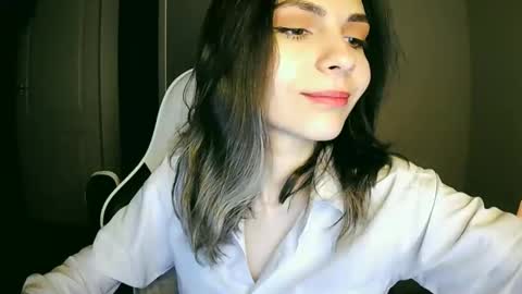 lilirose online show from December 2024 01:43:02 PM