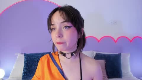 Lilou online show from February 2025 02:47:02 PM