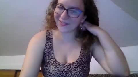 LilPies  online show from September 2025 02:42:02 PM