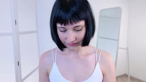 Leeloo online show from September 2025 08:43:01 PM