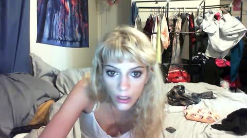 Little Violet online show from September 2025 11:48:02 PM