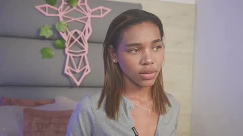 Lily Miiller online show from November 2025 08:40:01 PM