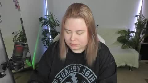 lina_linx online show from March 2025 05:49:01 PM