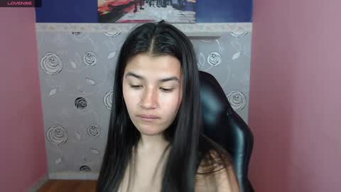 Linda  online show from December 2024 04:16:02 PM