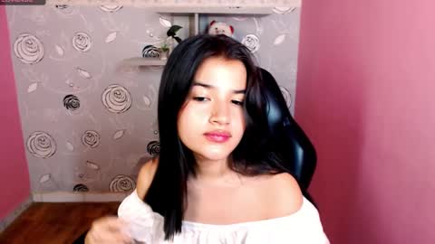 Linda  online show from February 2025 03:25:02 PM