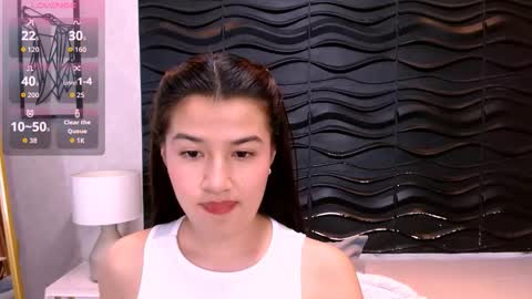 Linda  online show from September 2025 07:36:02 PM
