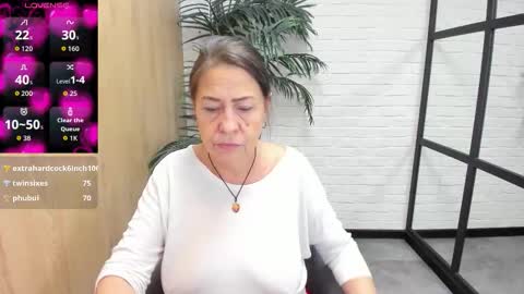 Linda online show from November 2025 05:48:01 PM