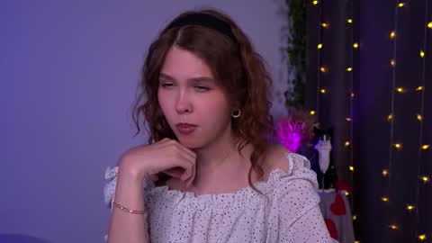 Snapshot of lisa_roses chatting on November 2025 09:13:01 PM Lisa online show from November 2025 09:13:01 PM