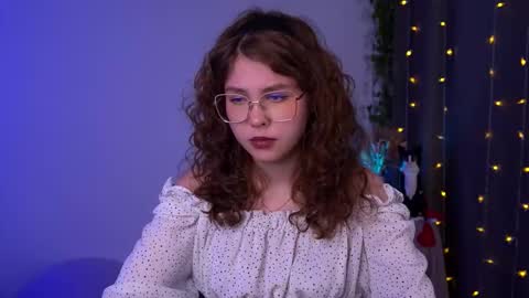 Snapshot of lisa_roses chatting on November 2025 07:47:02 PM Lisa online show from November 2025 07:47:02 PM