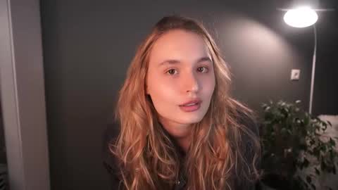 Elisabeth or Lisa online show from November 2025 08:31:01 PM