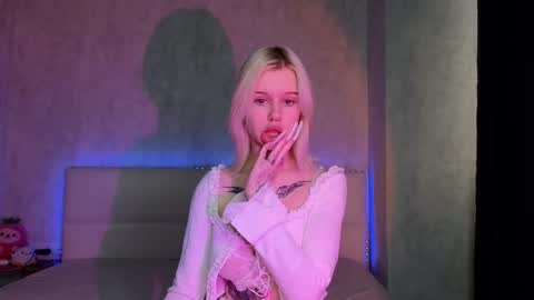 Lisa online show from September 2025 03:43:01 AM