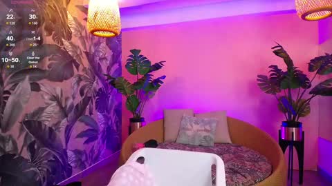 Snapshot of little_paulette chatting on October 2025 01:12:02 PM Paulette online show from October 2025 01:12:02 PM