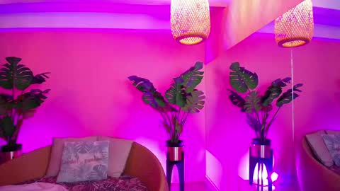 Snapshot of little_paulette chatting on November 2025 01:18:02 PM Paulette online show from November 2025 01:18:02 PM