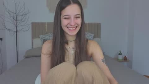 Snapshot of littlee_cherry18 chatting on December 2025 07:47:01 AM Lana online show from December 2025 07:47:01 AM